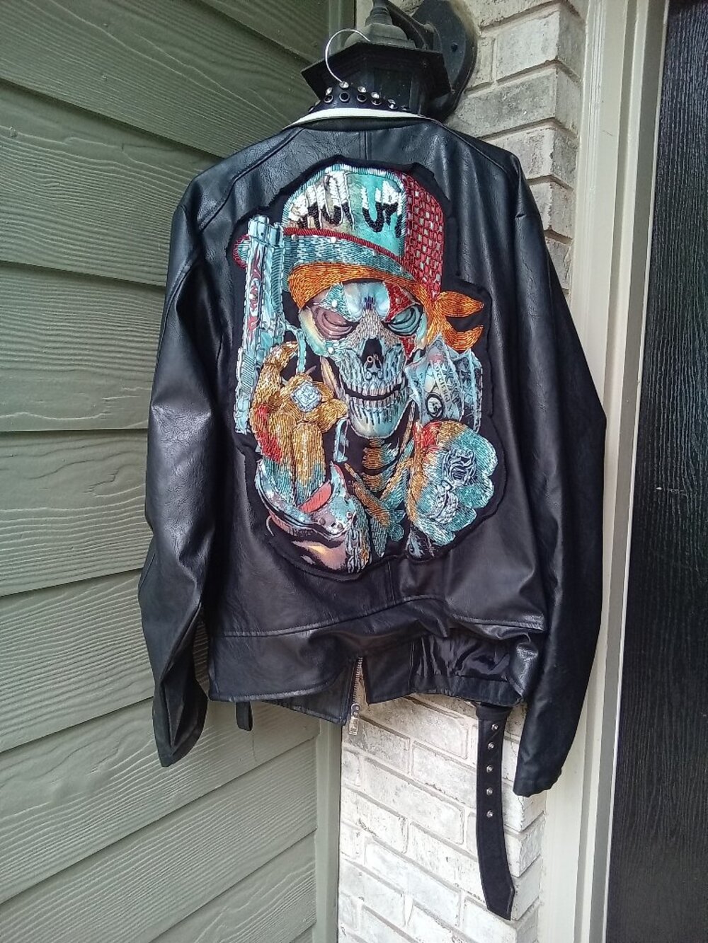 The Size XL Majestik Jacket is a stylish biker jacket